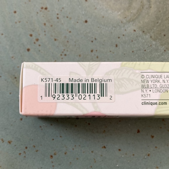 Clinique Beyond Perfecting Foundation +Concealer Cashew Never Used - Picture 5 of 5